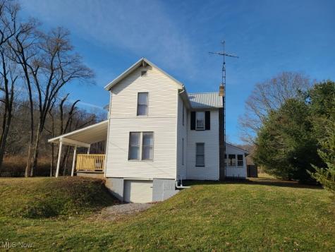3929 Robertsville Avenue SE Minerva OH 44657