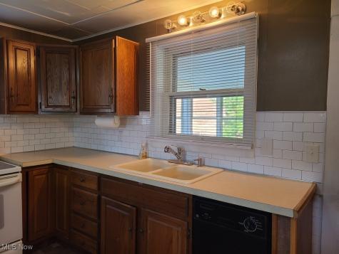 3929 Robertsville Avenue SE Minerva OH 44657