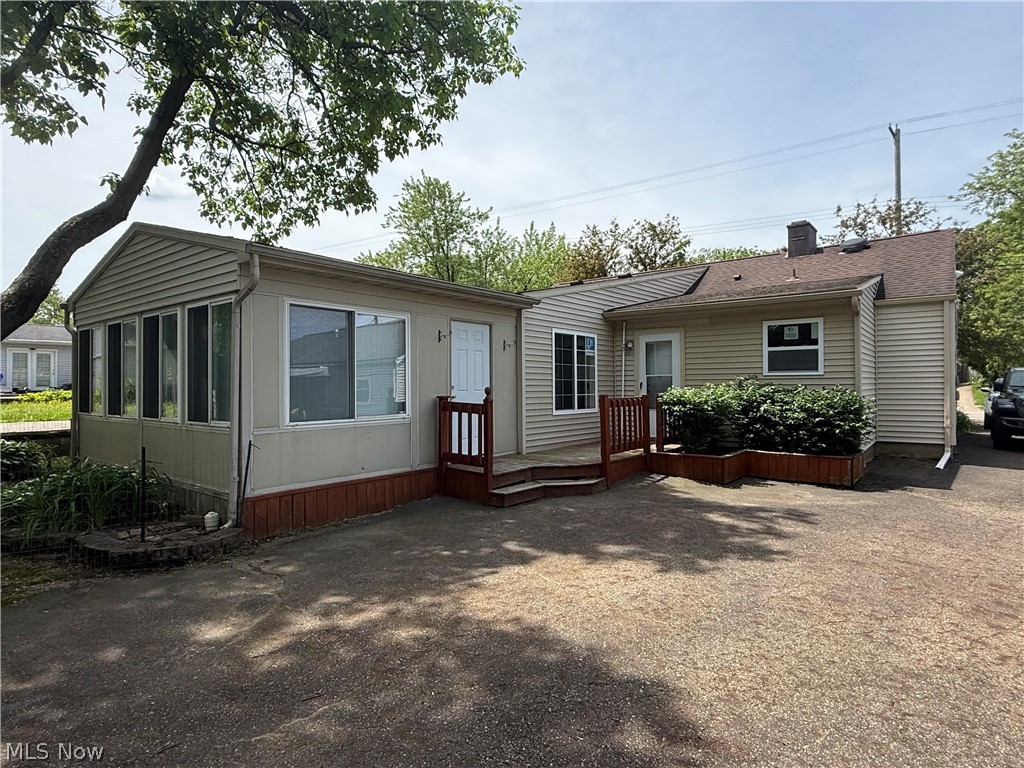 319 Ohio Avenue Mcdonald OH 44437