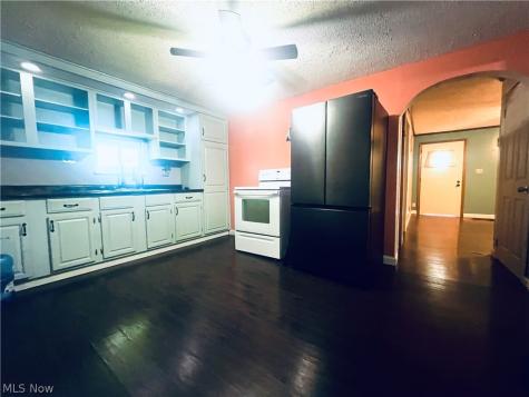 4695 Grapeland Avenue Louisville OH 44641