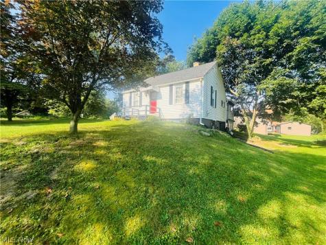 4695 Grapeland Avenue Louisville OH 44641