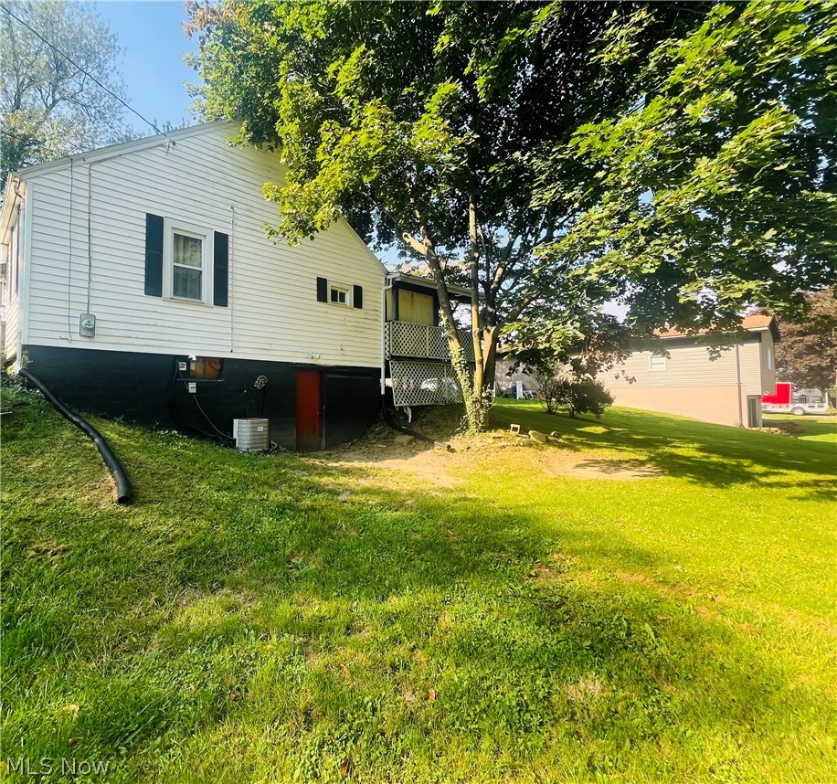 4695 Grapeland Avenue Louisville OH 44641
