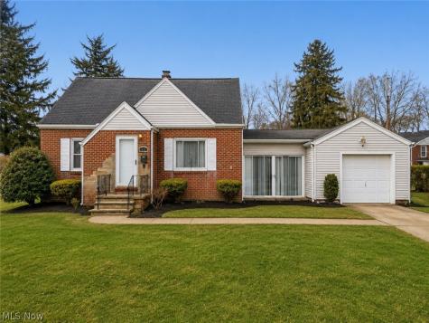 210 Davenport Avenue Akron OH 44312