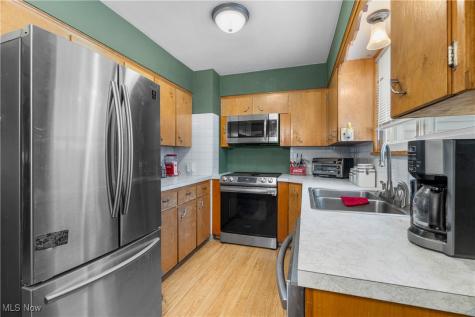 210 Davenport Avenue Akron OH 44312