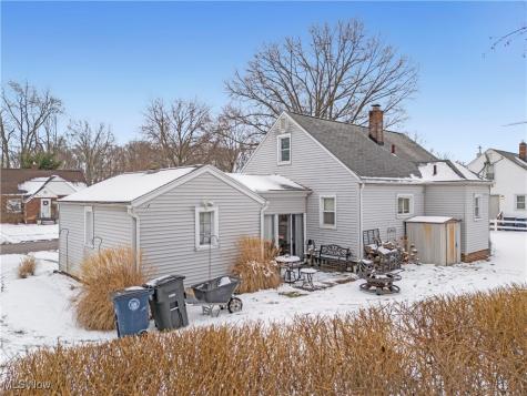210 Davenport Avenue Akron OH 44312