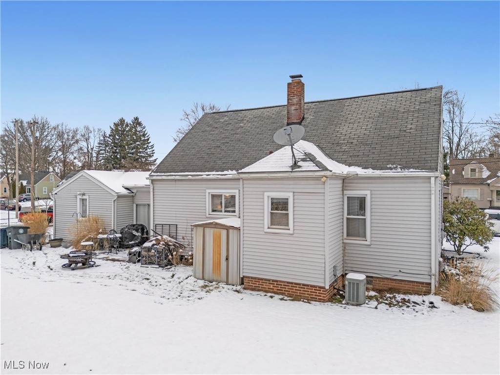 210 Davenport Avenue Akron OH 44312