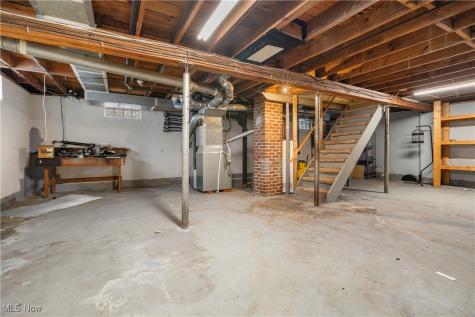 210 Davenport Avenue Akron OH 44312