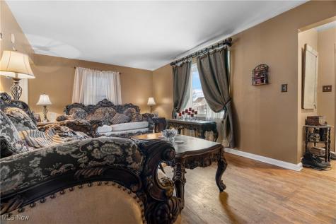 210 Davenport Avenue Akron OH 44312