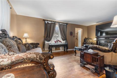 210 Davenport Avenue Akron OH 44312