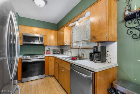 210 Davenport Avenue Akron OH 44312