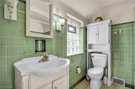 145 E 211th Street Euclid OH 44123