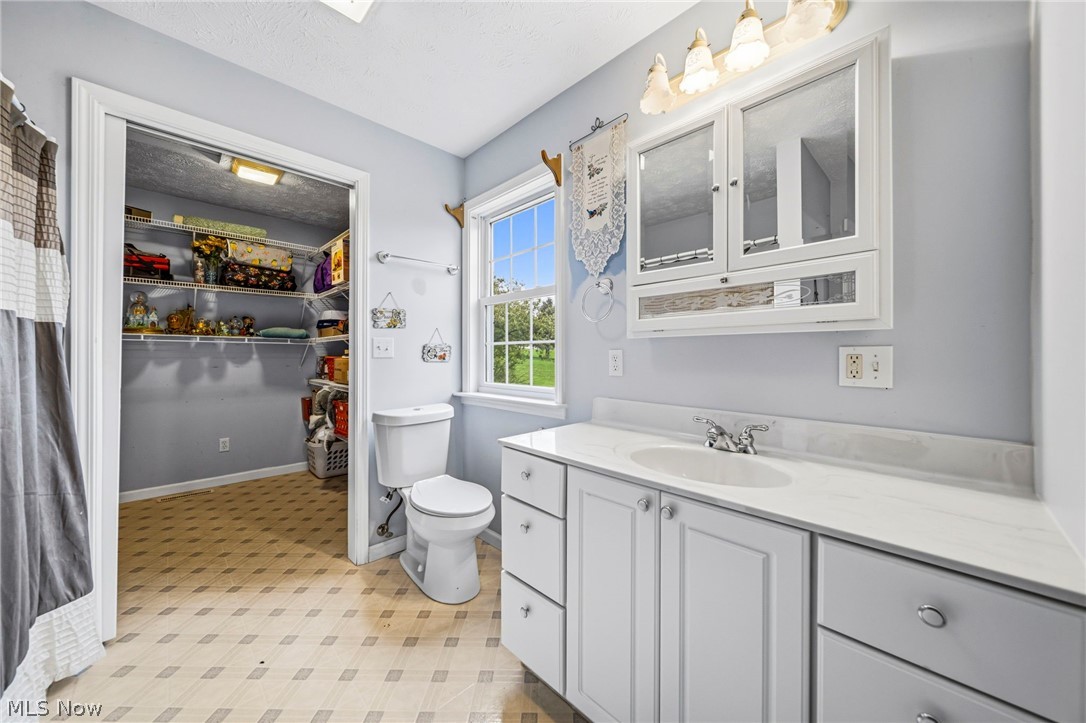 14751 Aspen Hills Lane Burton OH 44021