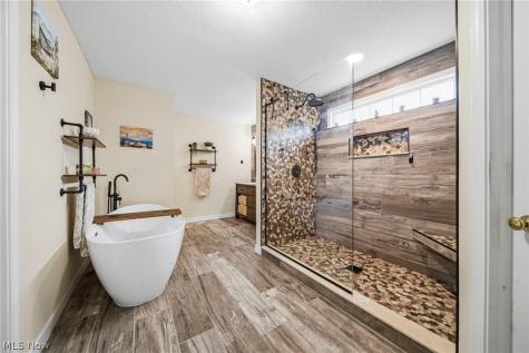 14751 Aspen Hills Lane Burton OH 44021