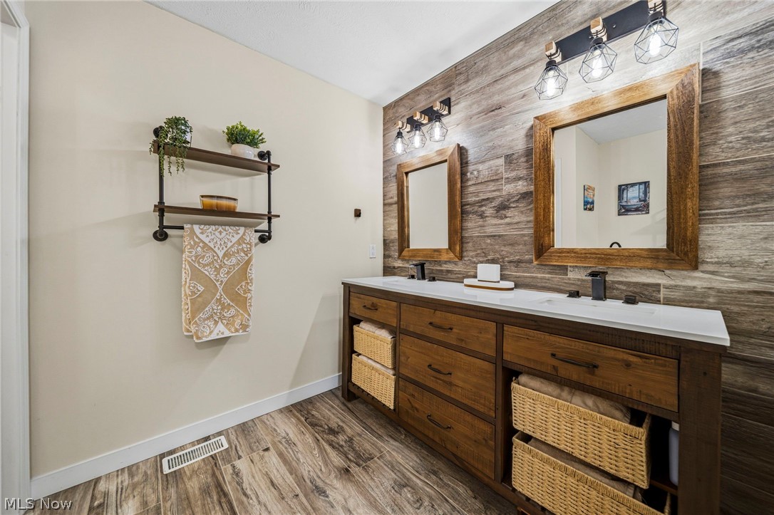 14751 Aspen Hills Lane Burton OH 44021