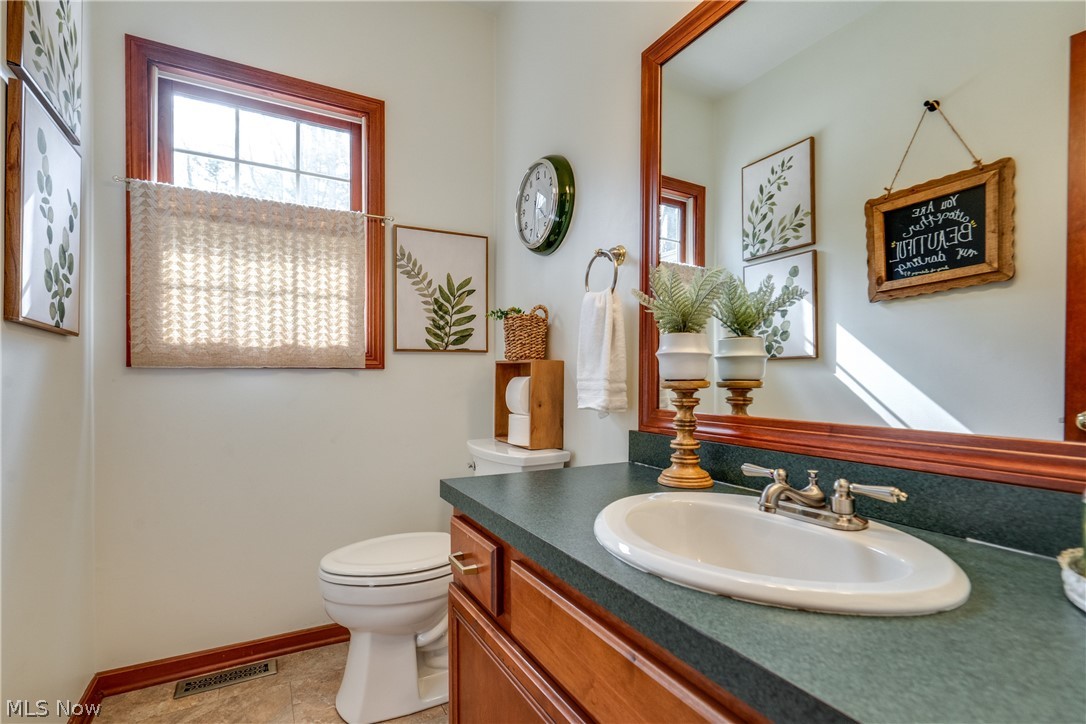 5137 Plain Center Avenue NE Canton OH 44714