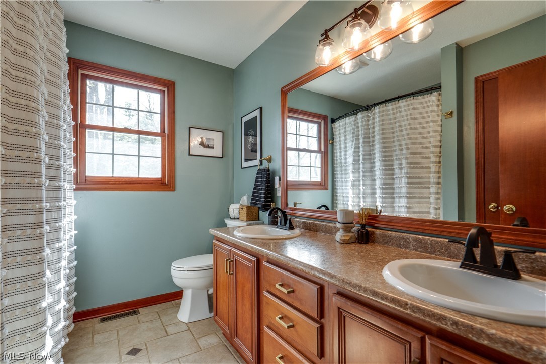 5137 Plain Center Avenue NE Canton OH 44714