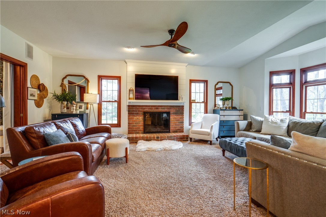 5137 Plain Center Avenue NE Canton OH 44714