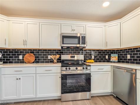 1154 Eaton Drive Akron OH 44312