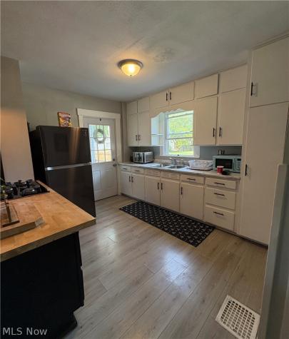 324 Sayers Avenue Niles OH 44446