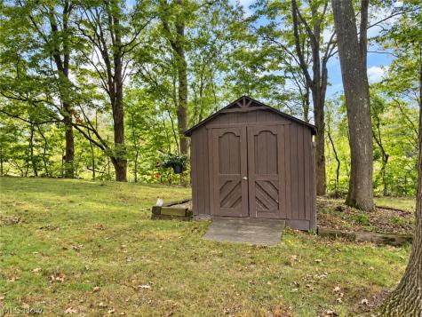 12689 Old State Road Huntsburg OH 44046