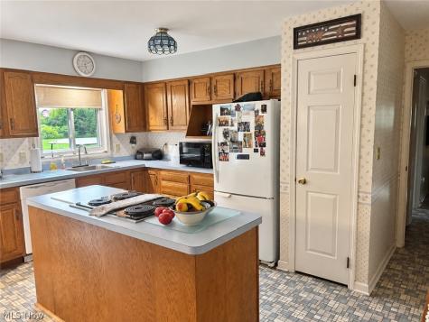 12689 Old State Road Huntsburg OH 44046