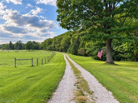12689 Old State Road Huntsburg OH 44046