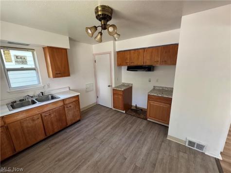 990 E 129th Street Cleveland OH 44108