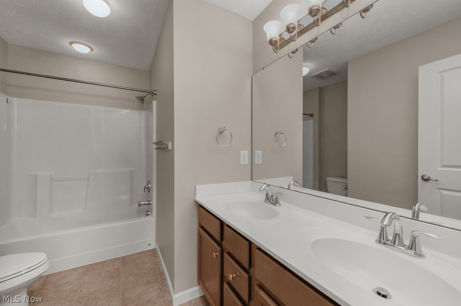 2556 Palmer Lane Avon OH 44011