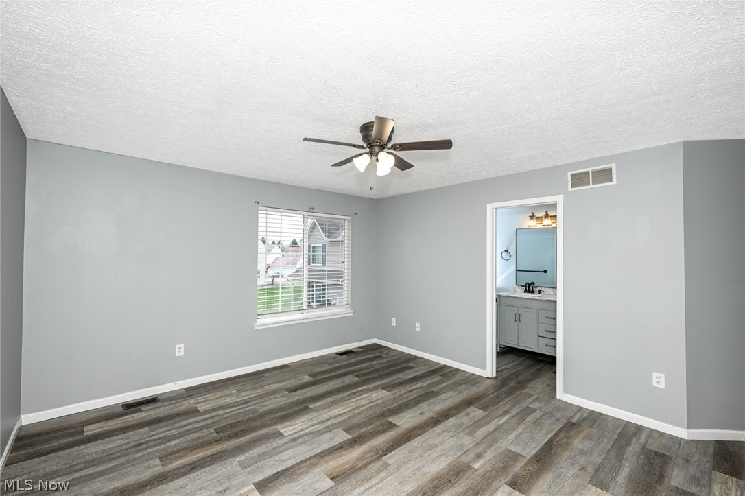 1083 Reeves Court Lakemore OH 44312