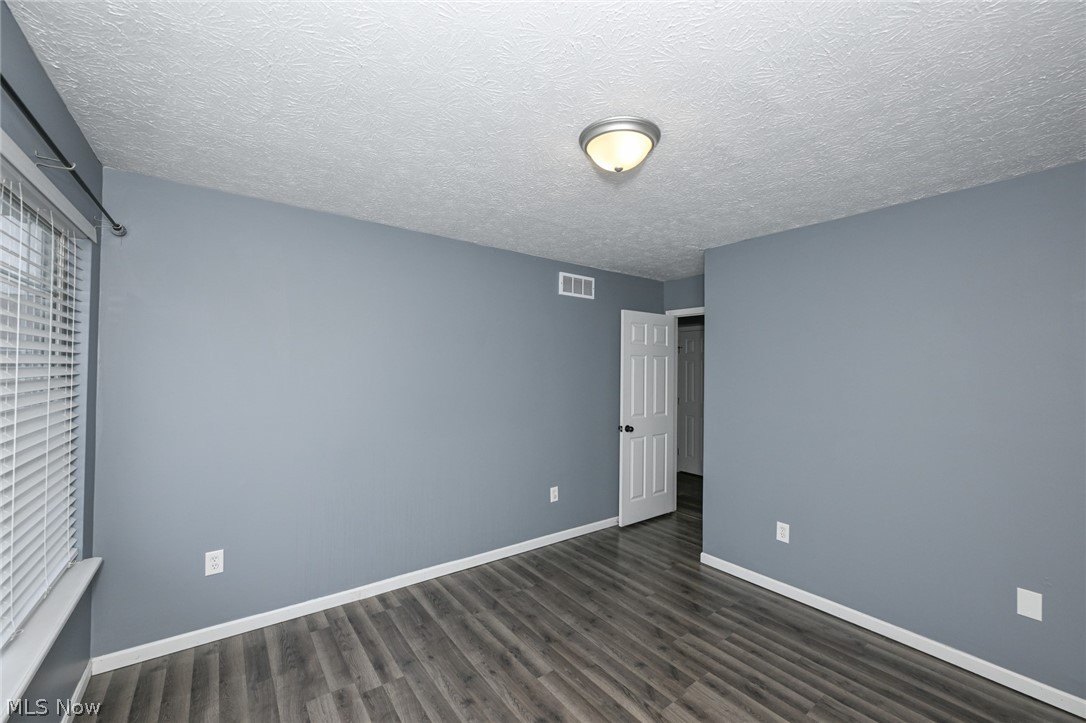 1083 Reeves Court Lakemore OH 44312