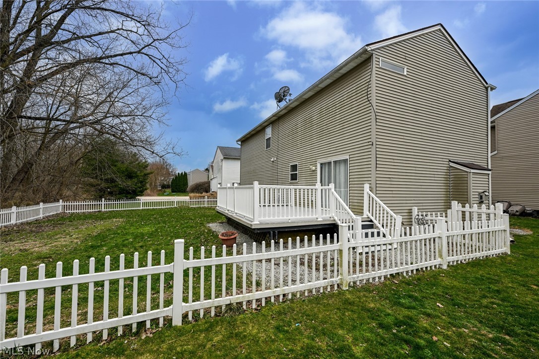 1083 Reeves Court Lakemore OH 44312