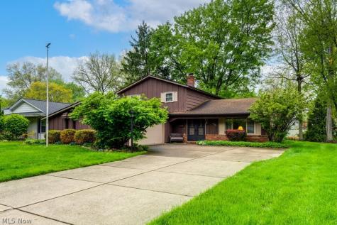 6100 Paisley Drive North Olmsted OH 44070