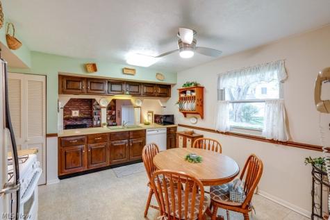 6100 Paisley Drive North Olmsted OH 44070