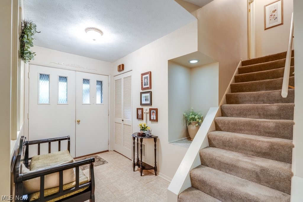 6100 Paisley Drive North Olmsted OH 44070