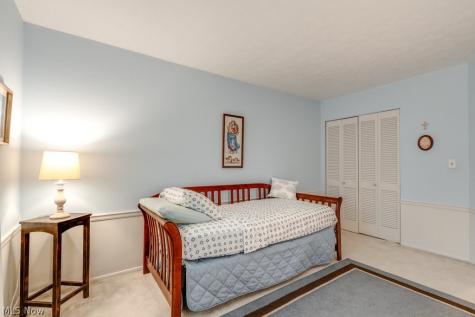 6100 Paisley Drive North Olmsted OH 44070