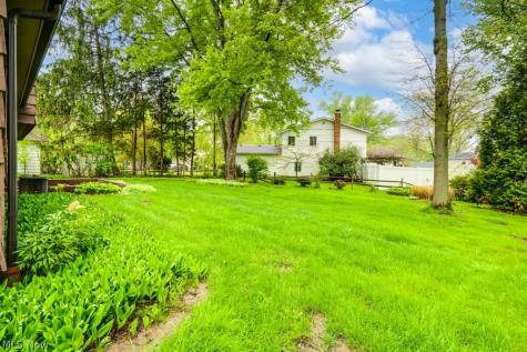6100 Paisley Drive North Olmsted OH 44070