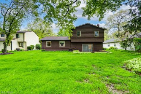 6100 Paisley Drive North Olmsted OH 44070