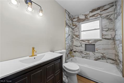 897 Livermore Lane Elyria OH 44035