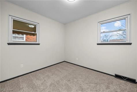 897 Livermore Lane Elyria OH 44035