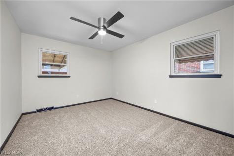 897 Livermore Lane Elyria OH 44035