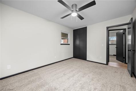 897 Livermore Lane Elyria OH 44035