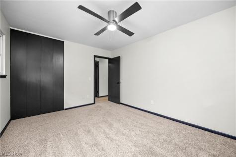 897 Livermore Lane Elyria OH 44035