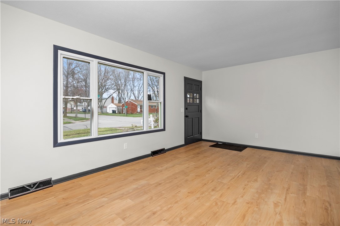 897 Livermore Lane Elyria OH 44035