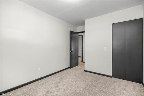 897 Livermore Lane Elyria OH 44035