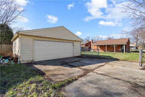 897 Livermore Lane Elyria OH 44035