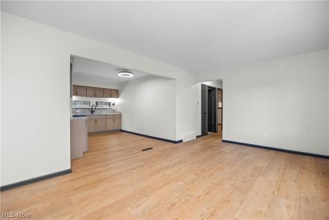 897 Livermore Lane Elyria OH 44035