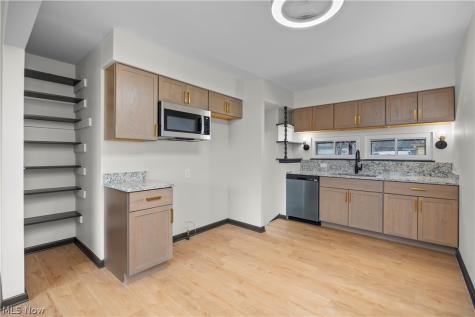 897 Livermore Lane Elyria OH 44035