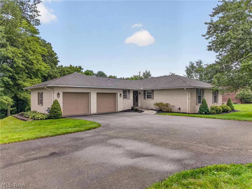 8537 Central Road NW Strasburg OH 44680