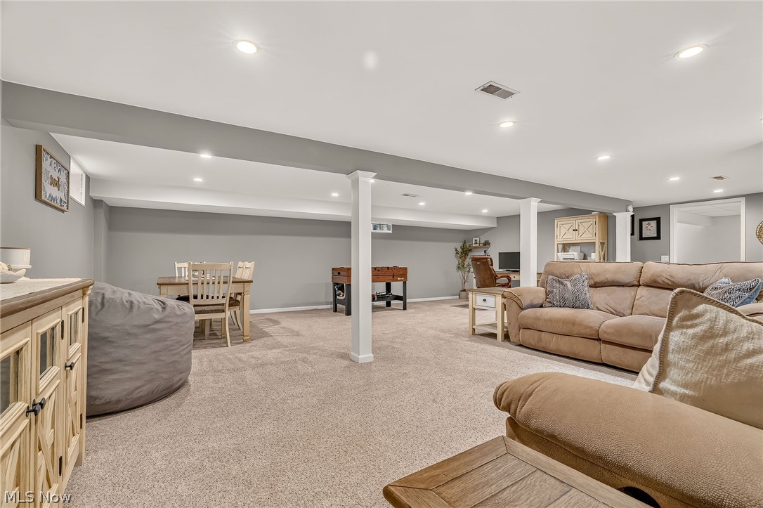 8537 Central Road NW Strasburg OH 44680
