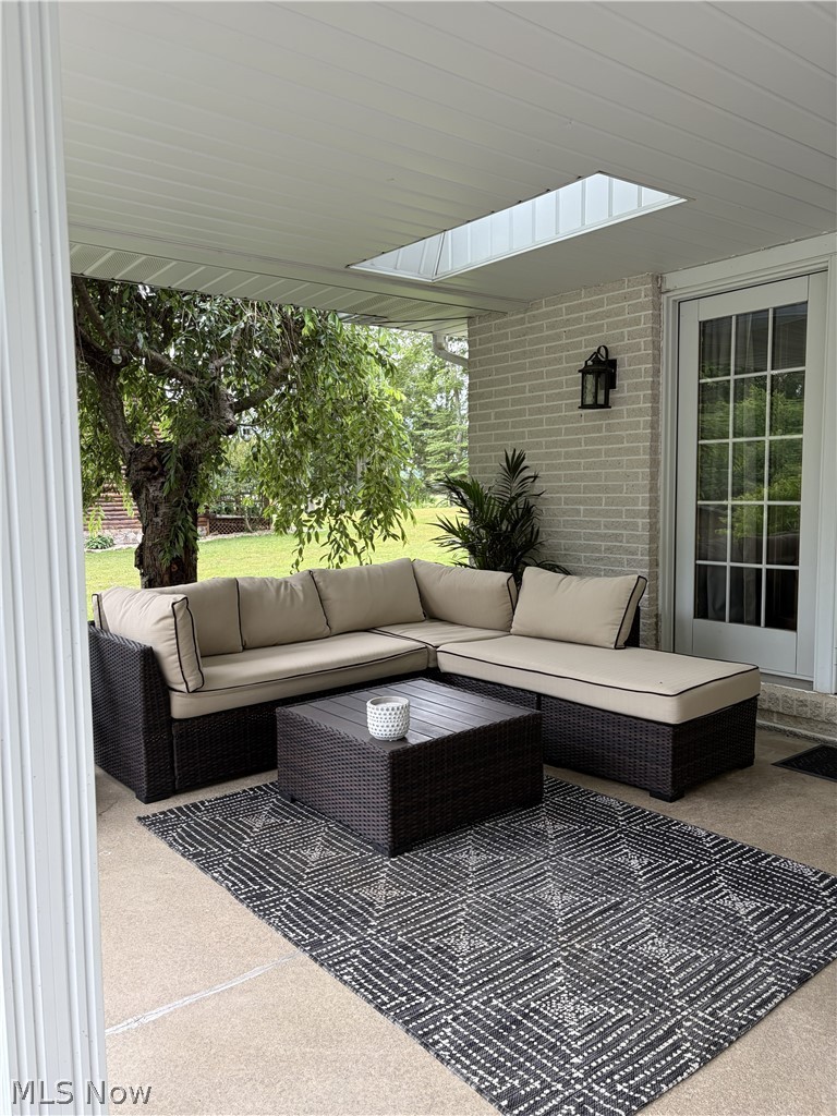 8537 Central Road NW Strasburg OH 44680